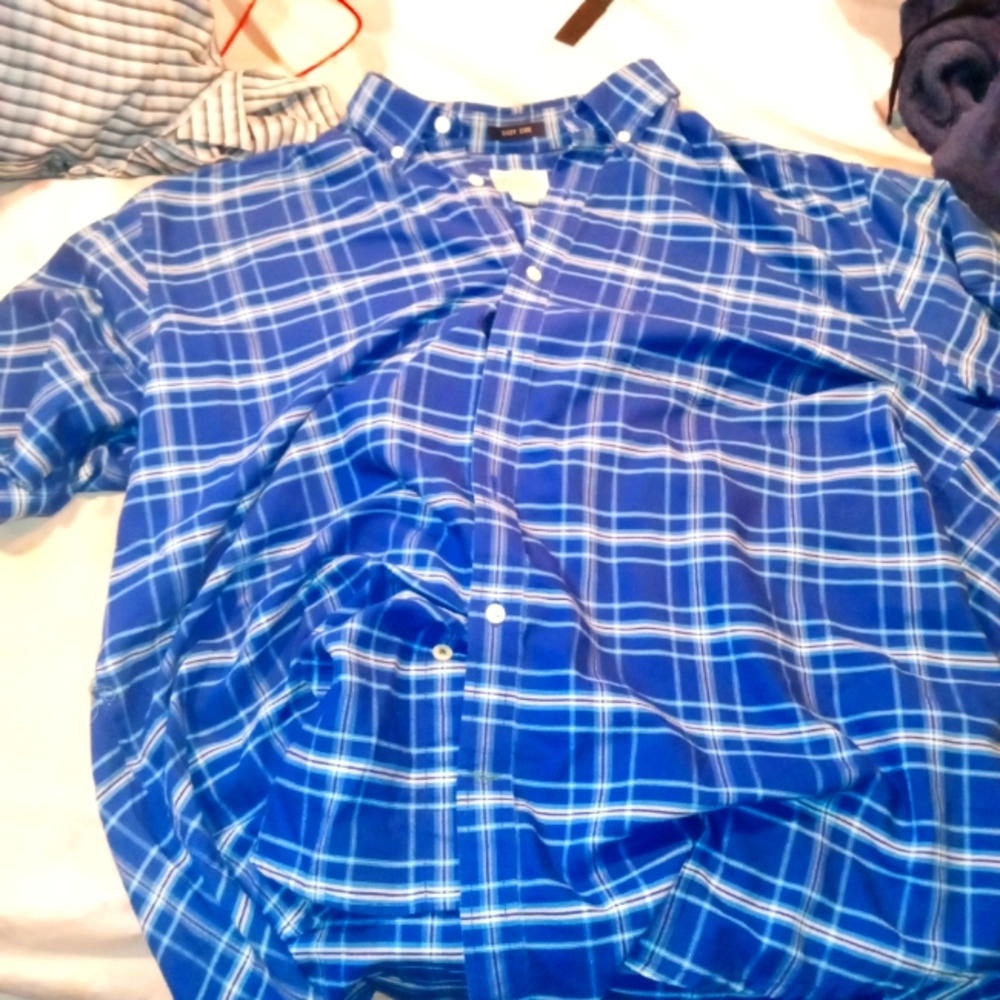 Men's  shirt sleeved dress shirt